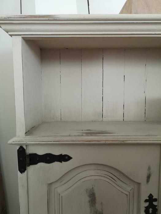 Móvel em madeira recuperado (decapê)