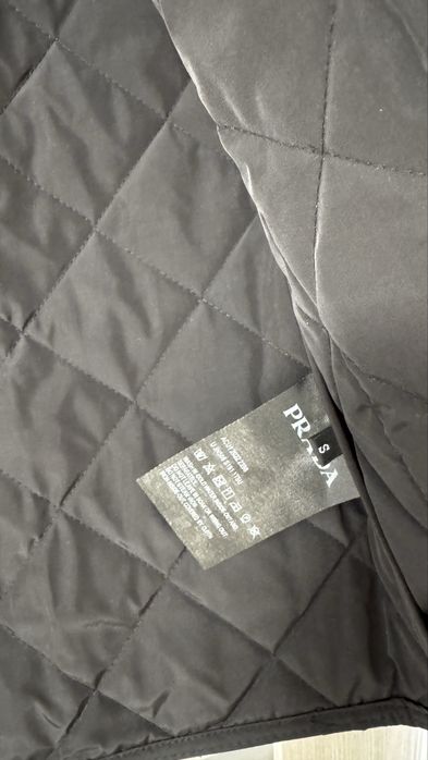 Демі куртка Prada XS, S в гарному стані