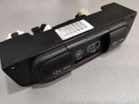 Накладка консоли центральной прикуриватель/зарядка Kia K5 AUX/USB/12V