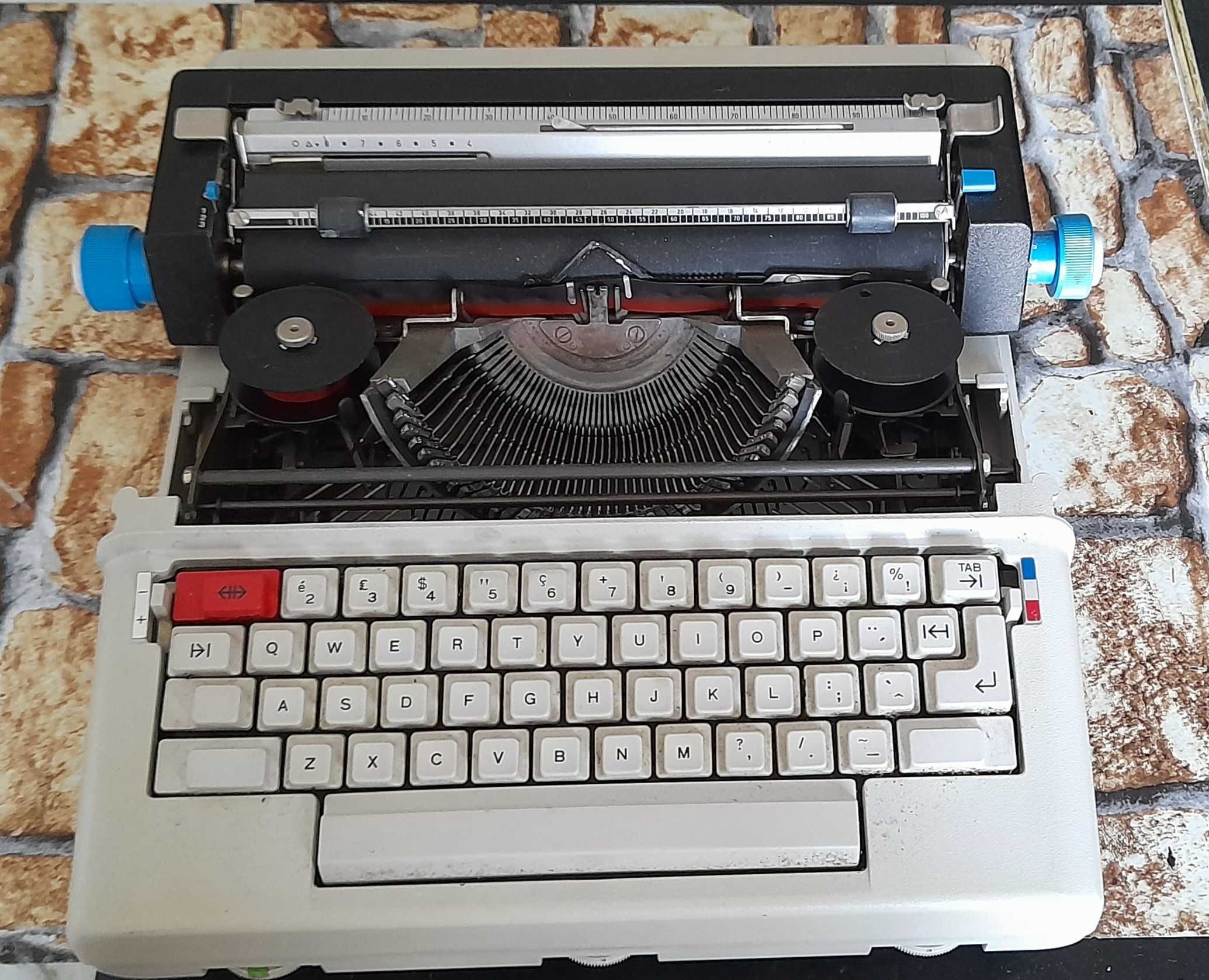 Maquina de escrever eletrica