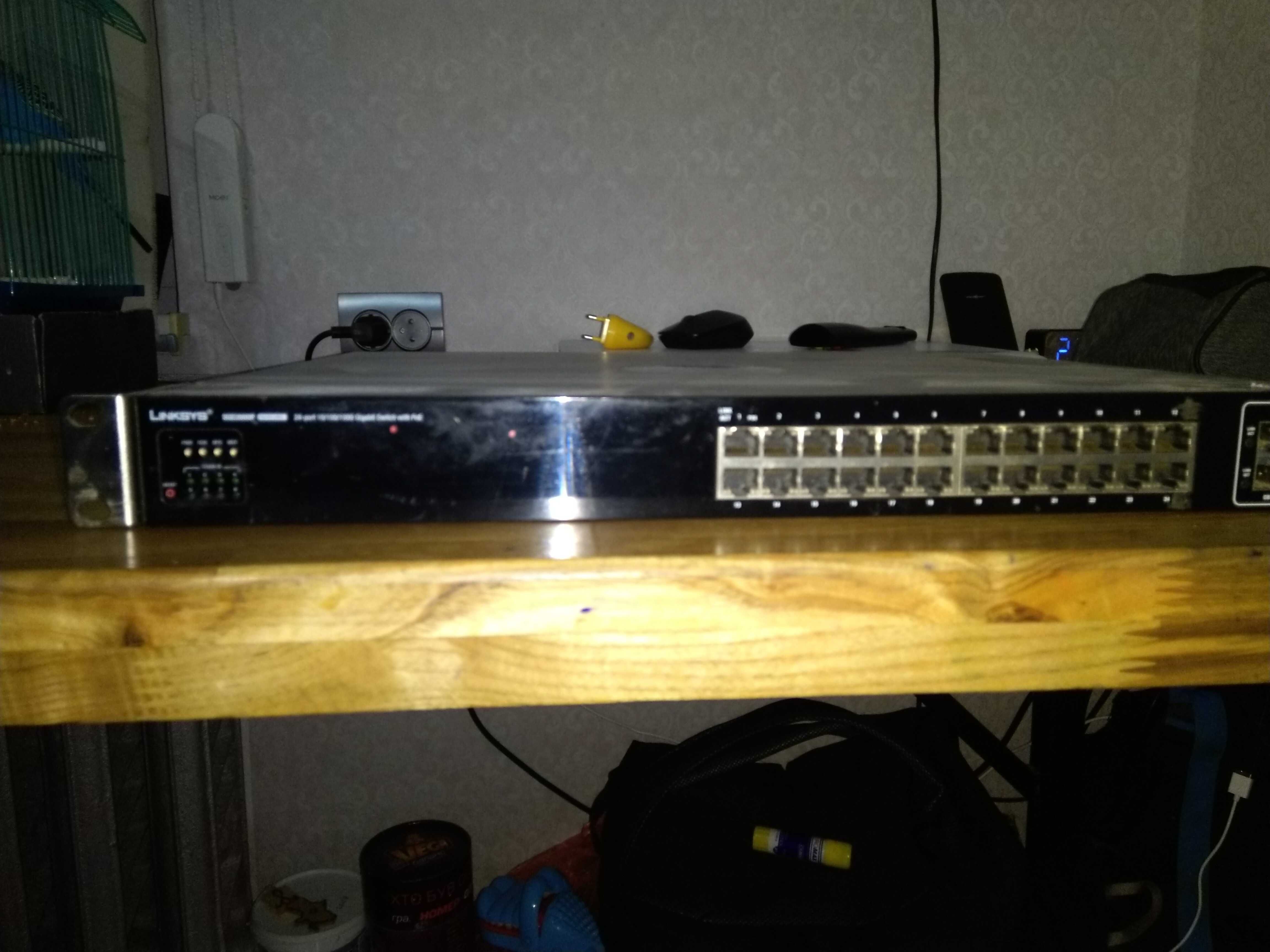 Мережевий комутатор світч із POE Linksys SGE2000P