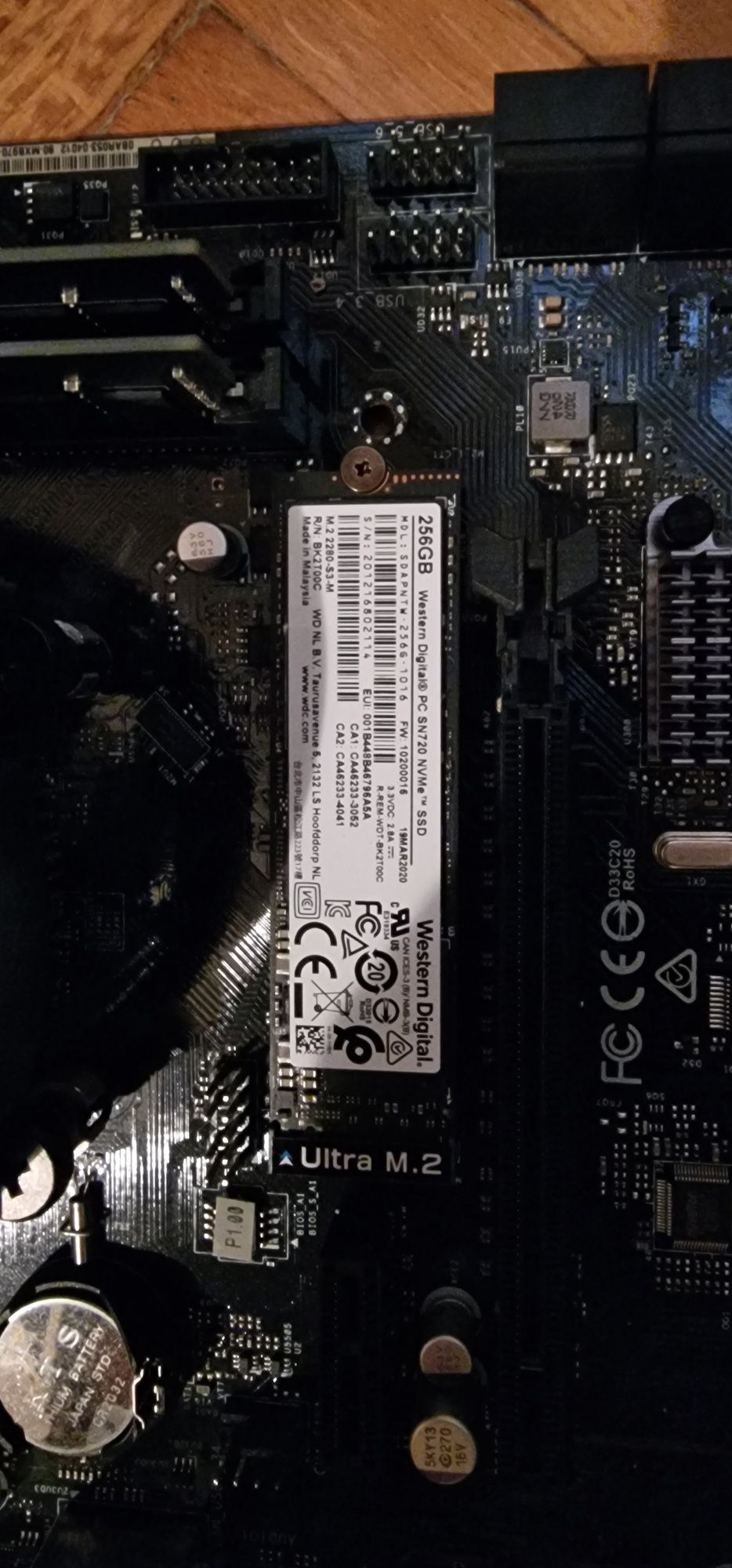 Motherboard + AMD Ryzen 2400g + 16G DDR4 2400Mhz + SSD M2 256GB WD