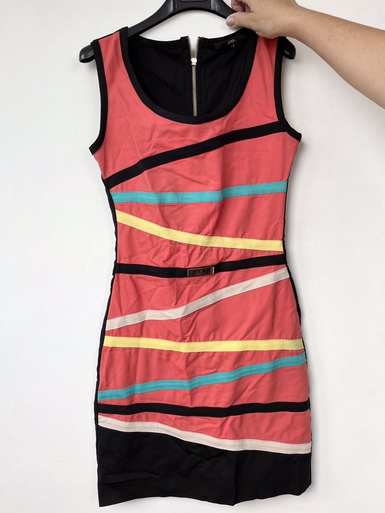 платья на выпускной S,M,XL ,платье облегающее раз.S