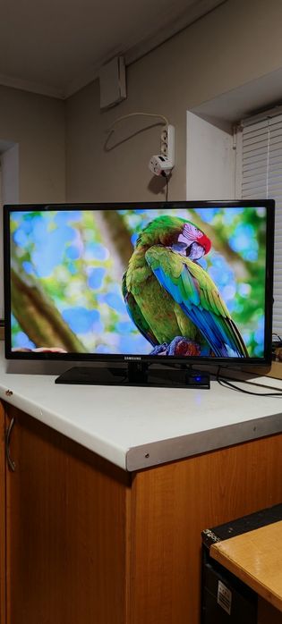 Телевізор Samsung 32 дюйми