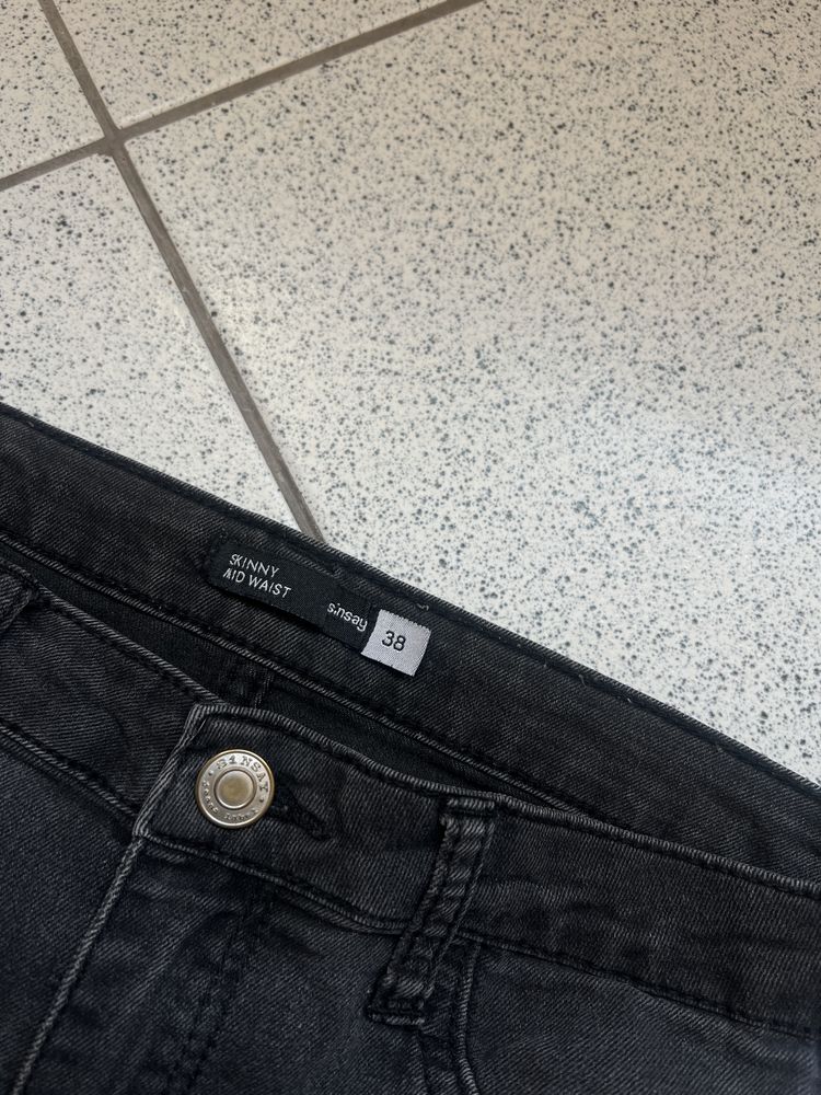 Jeansy Sinsay M 38 rurki czarne jeansowe jeans spodnie lampasy