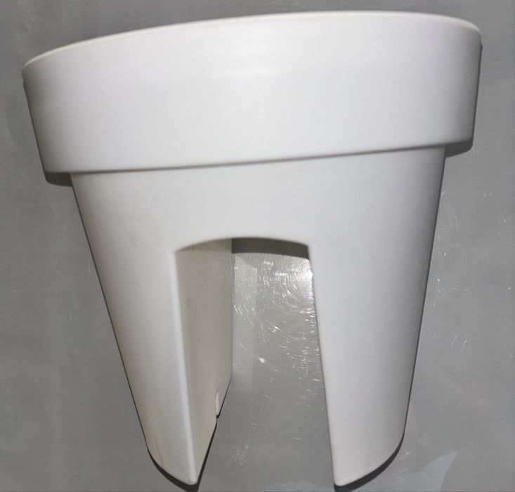 Doniczka balkonowa na balustradę Proplast