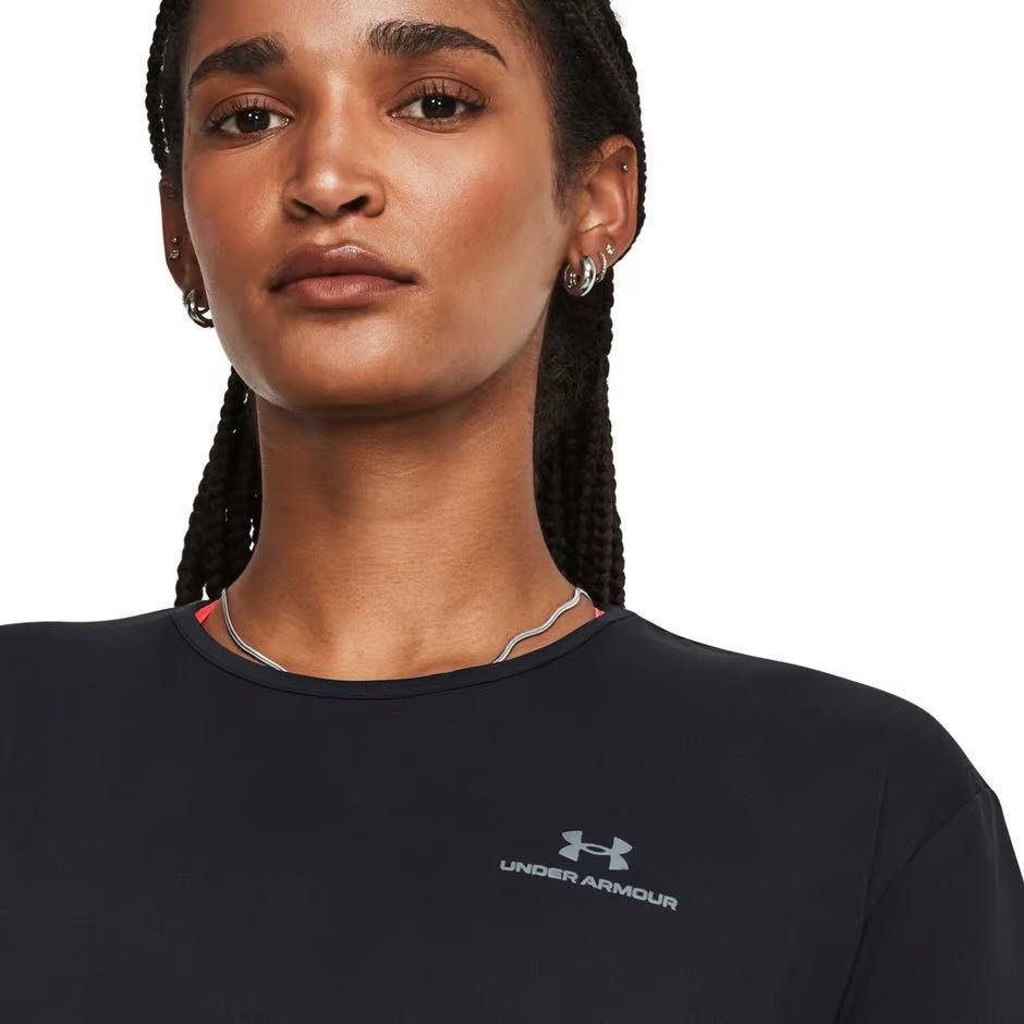 Продам женскую футболку Under Armour, р. S.