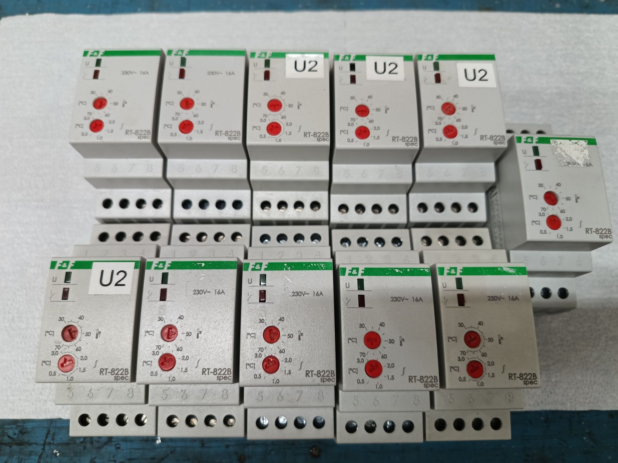Termostat F&F RT-822B spec 30-70C