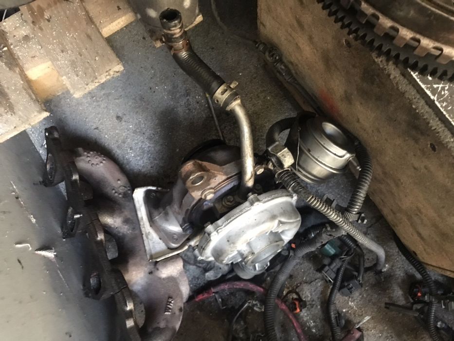 Venda ás peças ou por completo - motor Renault 1.9 dci 131cv