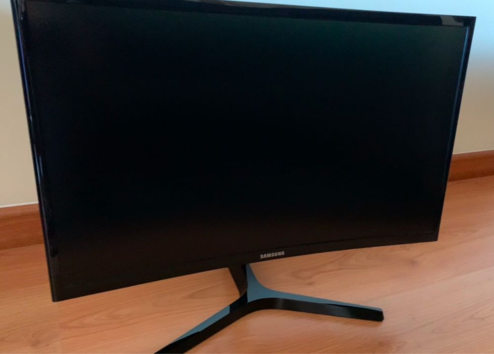 Monitor Curvo SAMSUNG 24'' - Full HD