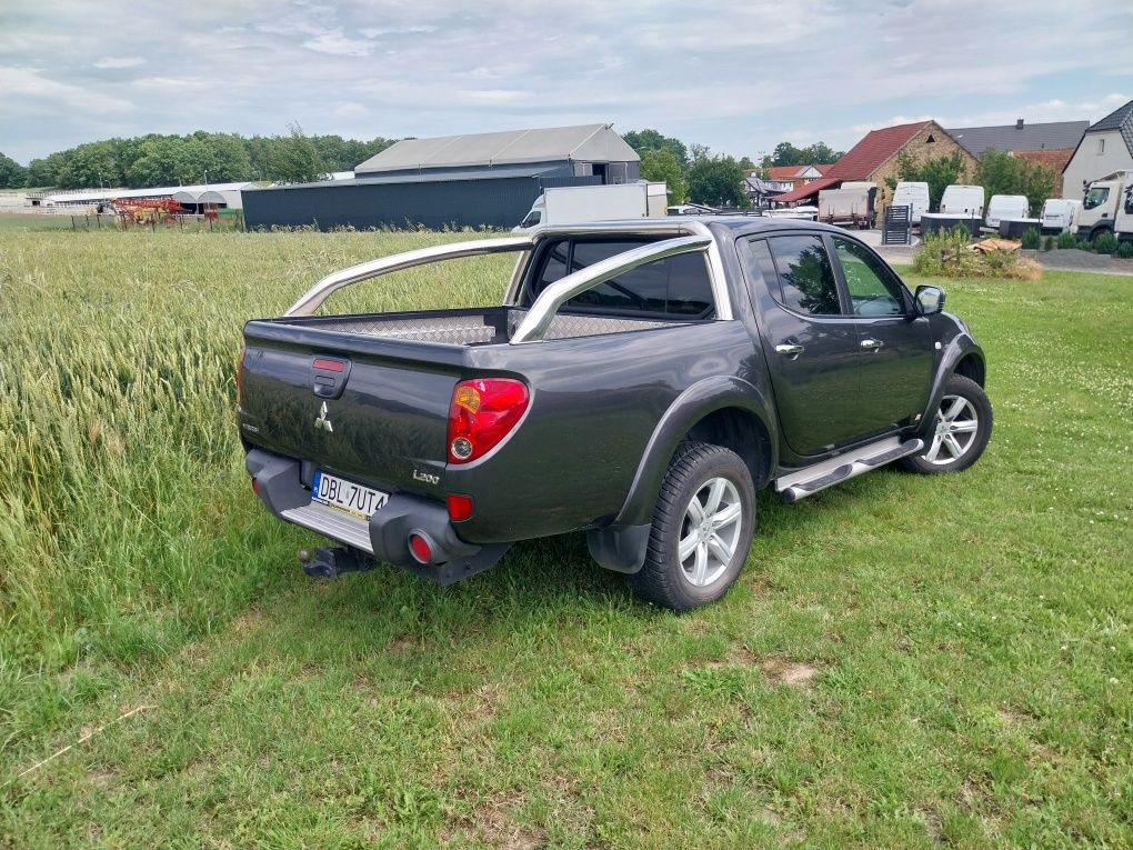 Mitsubishi l200 automat