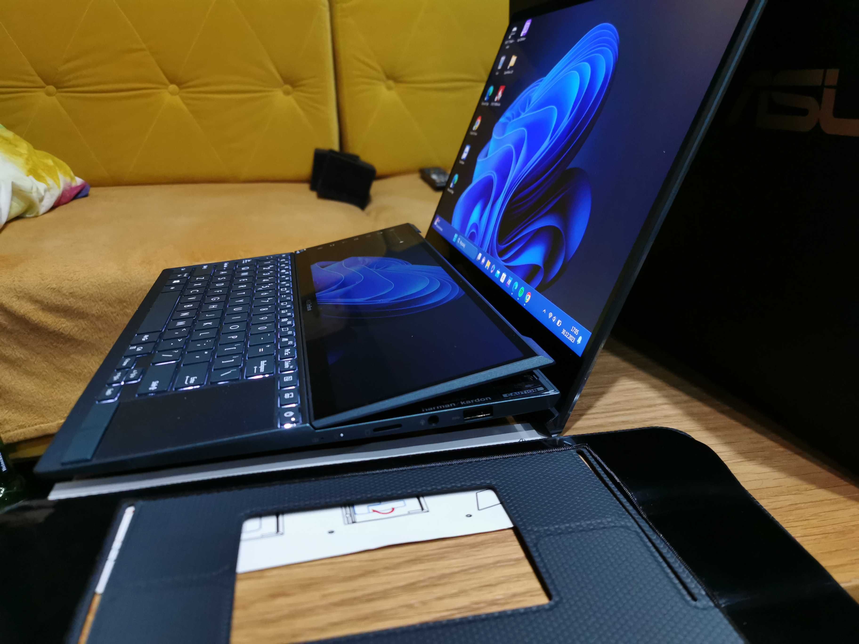 Laptop ASUS ZenBook Duo