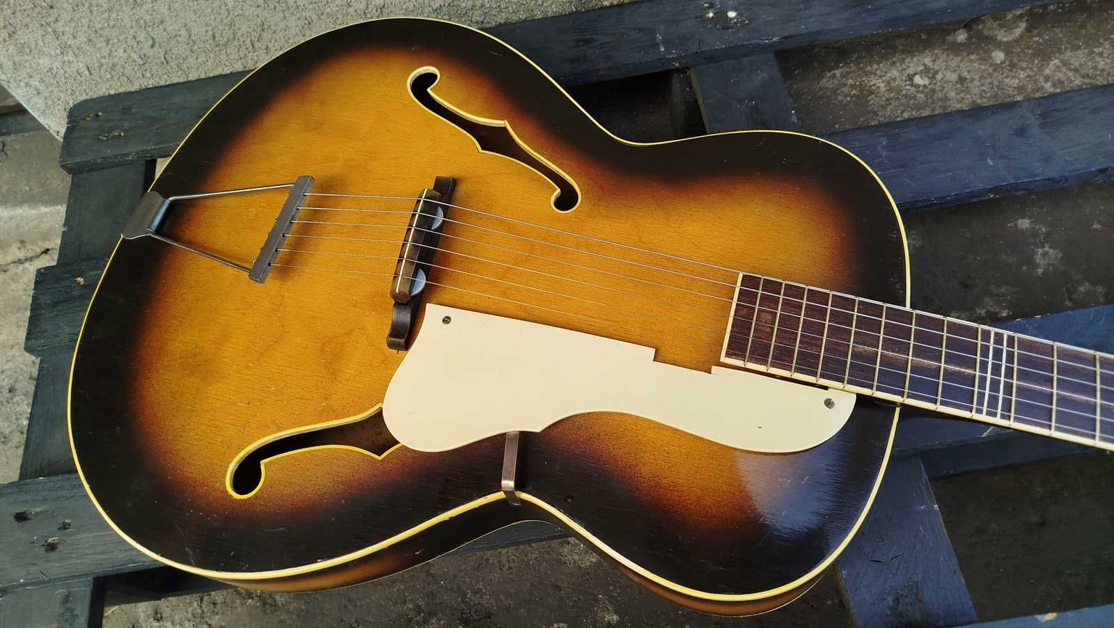 Lignatone 1960 archtop, znakomity stan, super gryf.