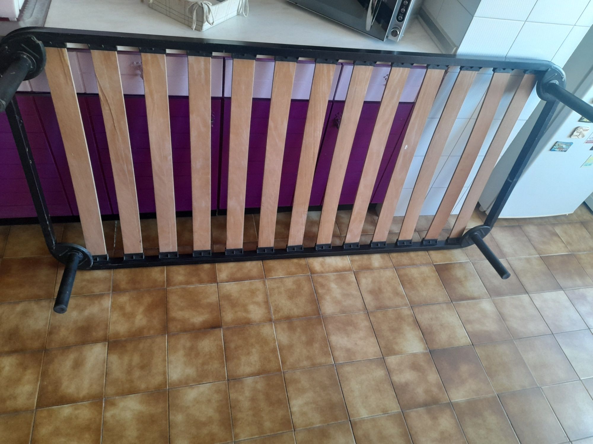 Estrado com pés para colchão