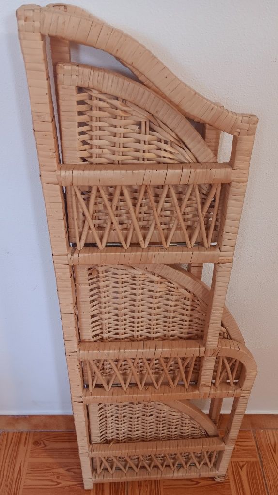 Estante pequena de canto, 3 prateleiras