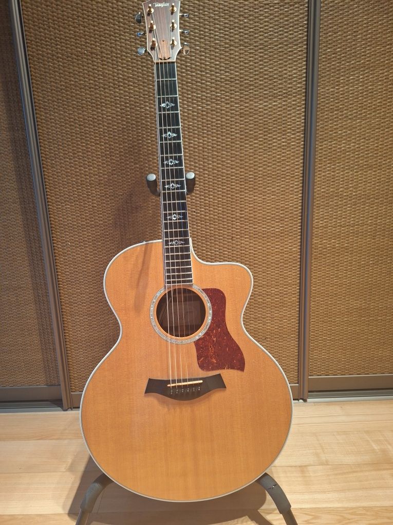 Gitara Taylor 815 CE Jumbo z futerałem