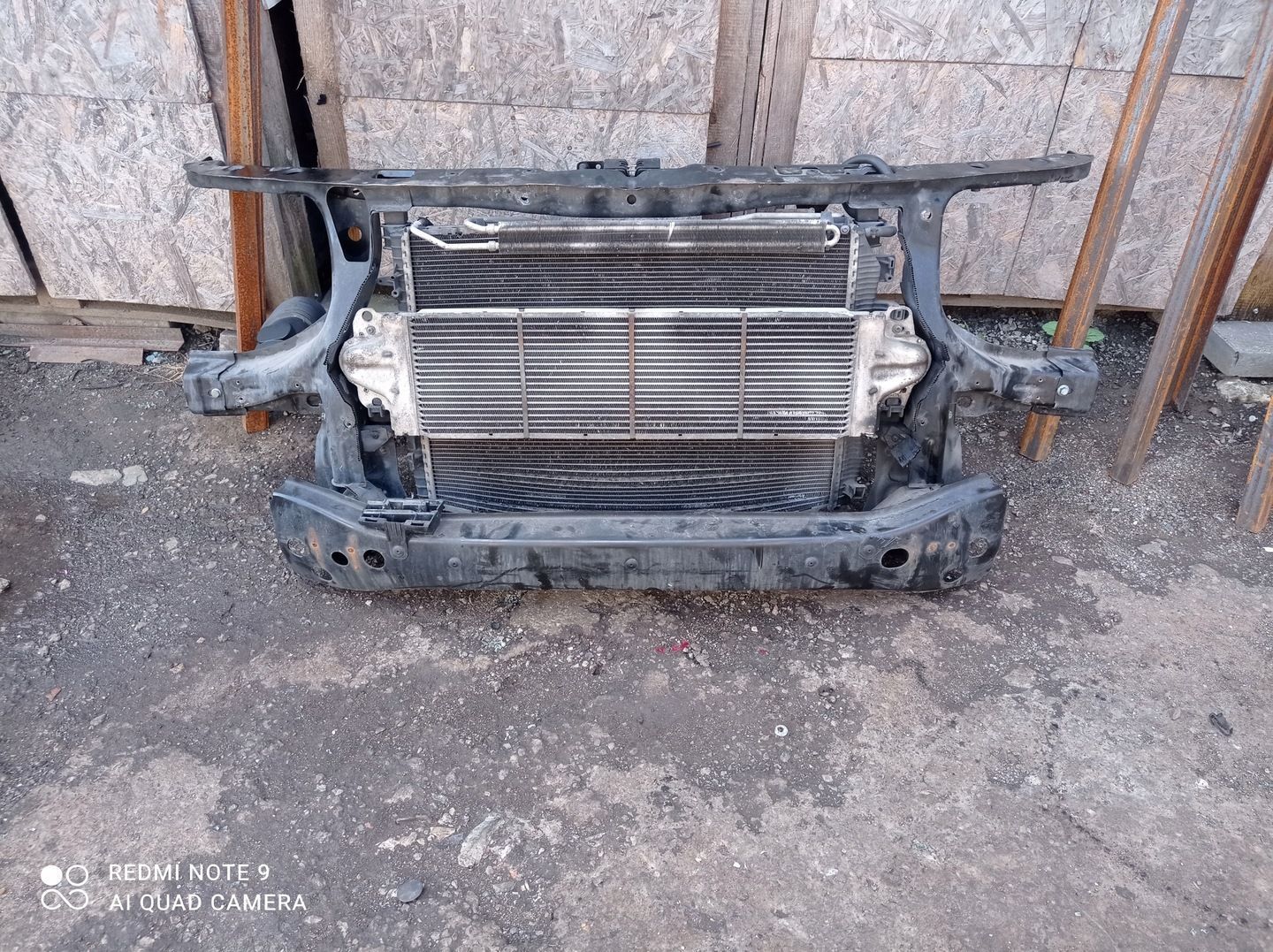 Pas Przedni Chłodnice VW Transporter T5 1.9 TDi