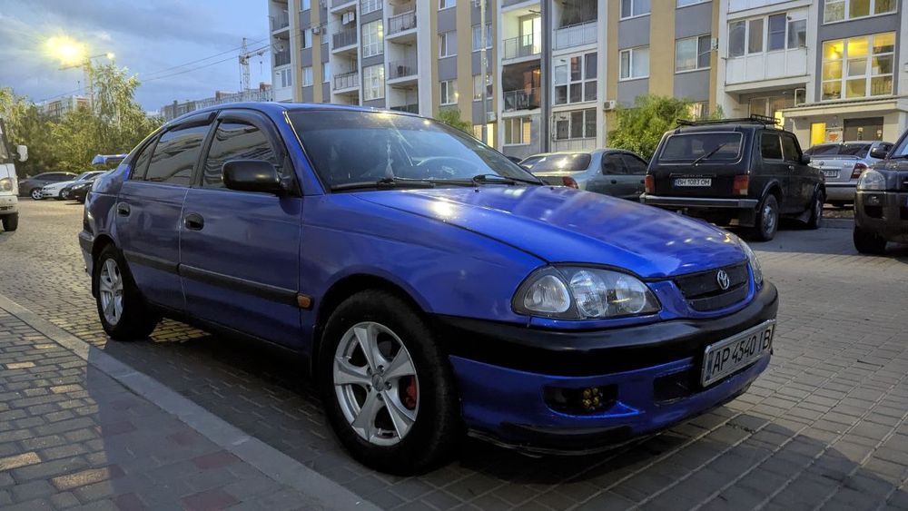 Продам Тойота Авенсис т22 1.6