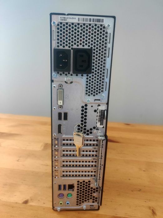 Komputer PC FUJITSU Esprimo D556 i3-7100/8GB DDR4/256GB SSD/DVD/Win11