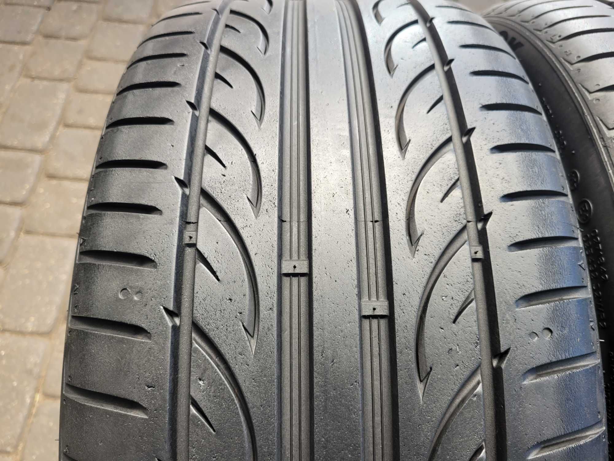 235 /35 ZR  19      Hankook