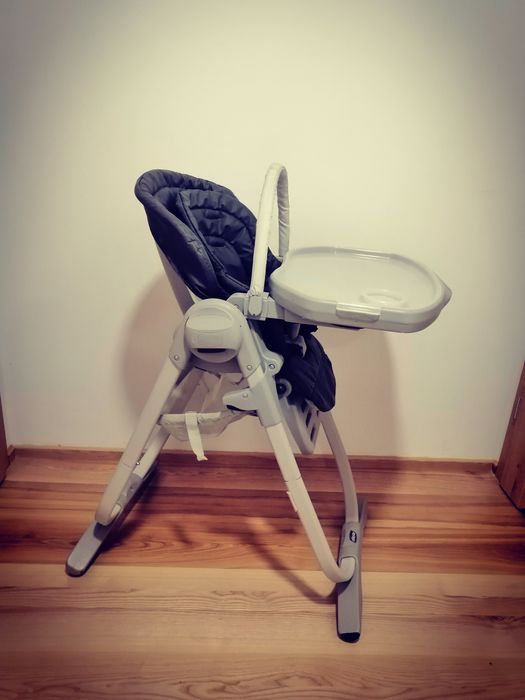 Rewelacyjne zadbane krzesełko do karmienia Chicco z palakiem na zabawk