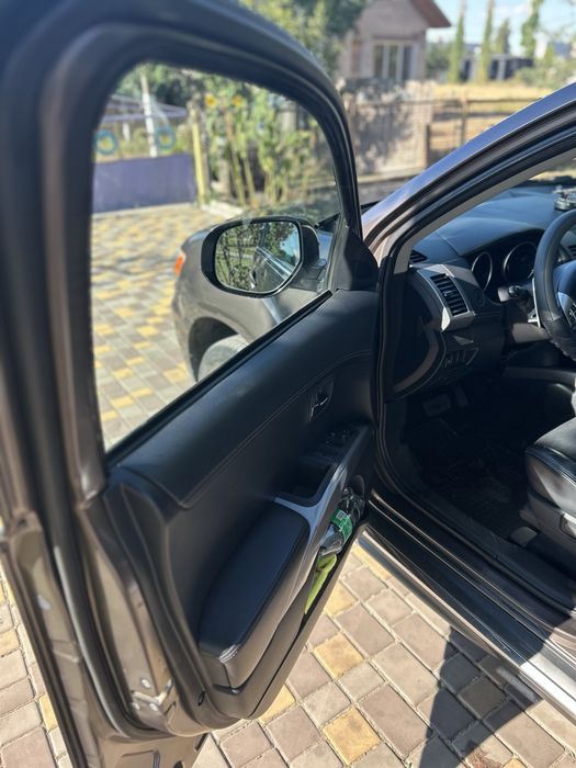 Продам особистий автомобіль MiTSUBISI