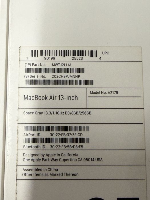 MacBook Air 2020 i3/8/256 відмінний стан