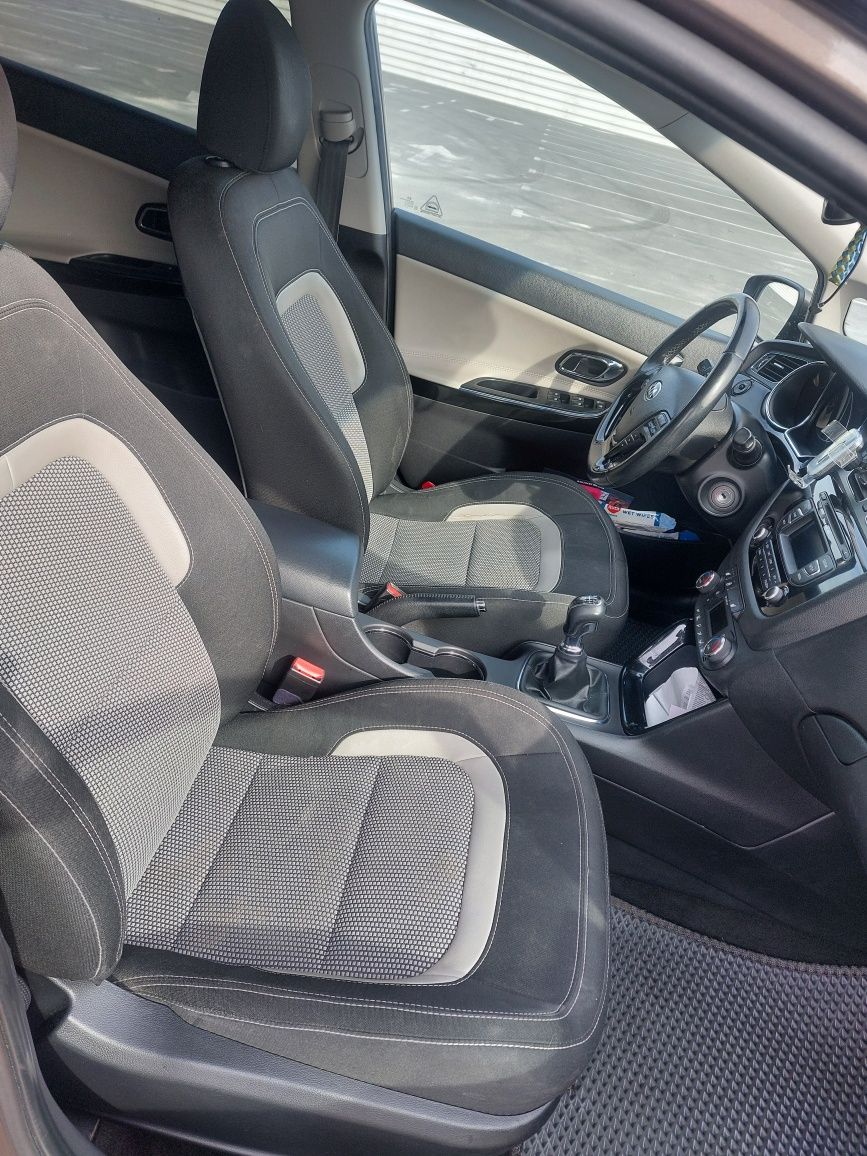 Kia ceed 2013 1.6d.
