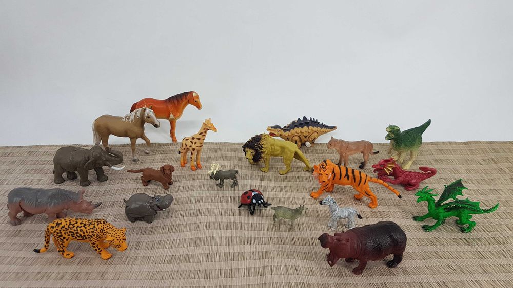 Игрушки 20 штук+ лошадь schleich+ собака такса safari