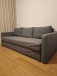 Sofa Friheten z Ikea z pokrowcem