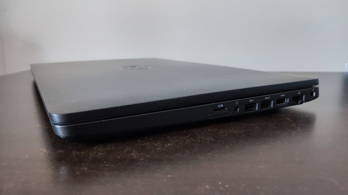 Portátil Dell Precision 3450 i5-8265U|16GB|M2 256GB|15.6"|Radeon Pro