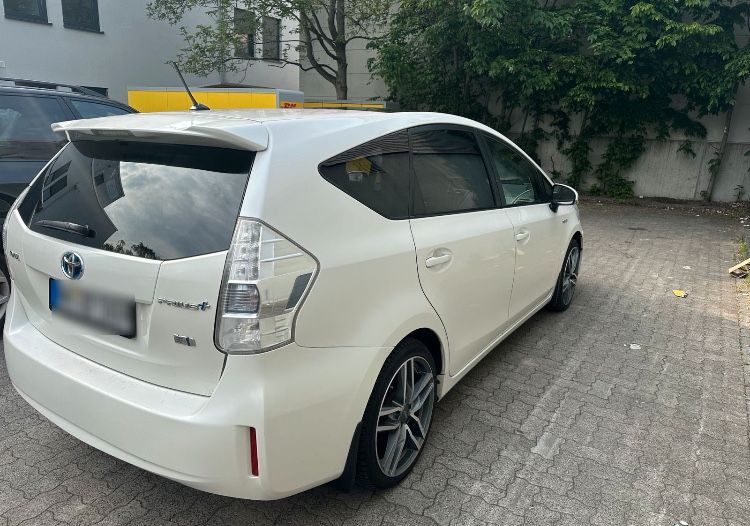 2013r Toyota Prius + plus z niemiec 189 tys km 7 osób