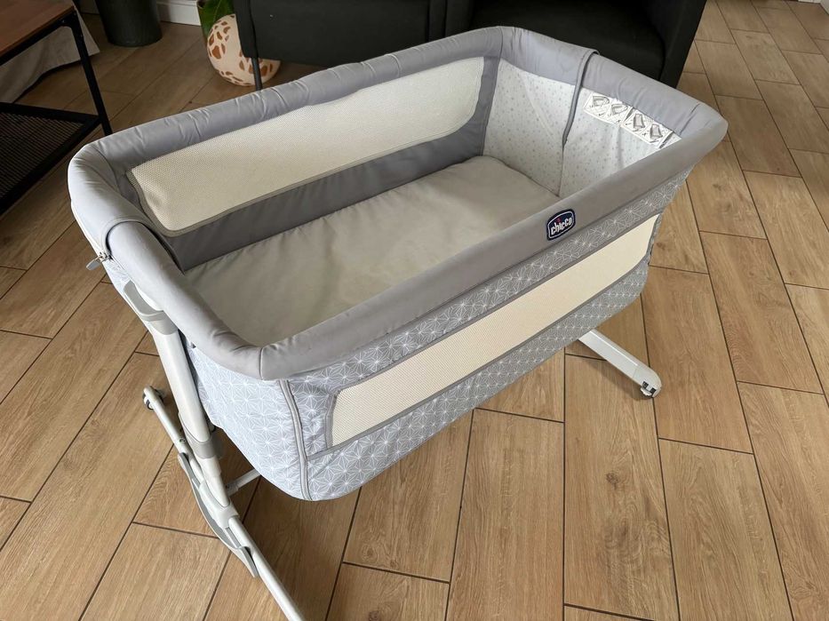 Dostawka do łóżka Chicco Next2Me Dream z funkcją kołyski