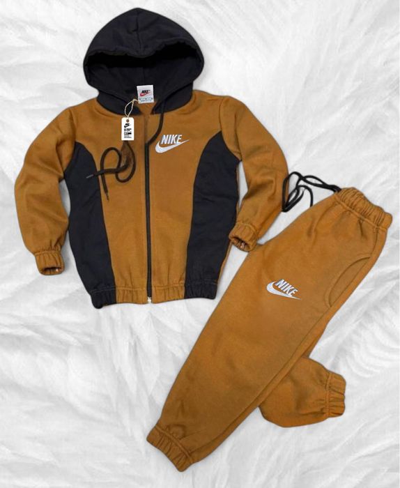 Fatos de treino criança