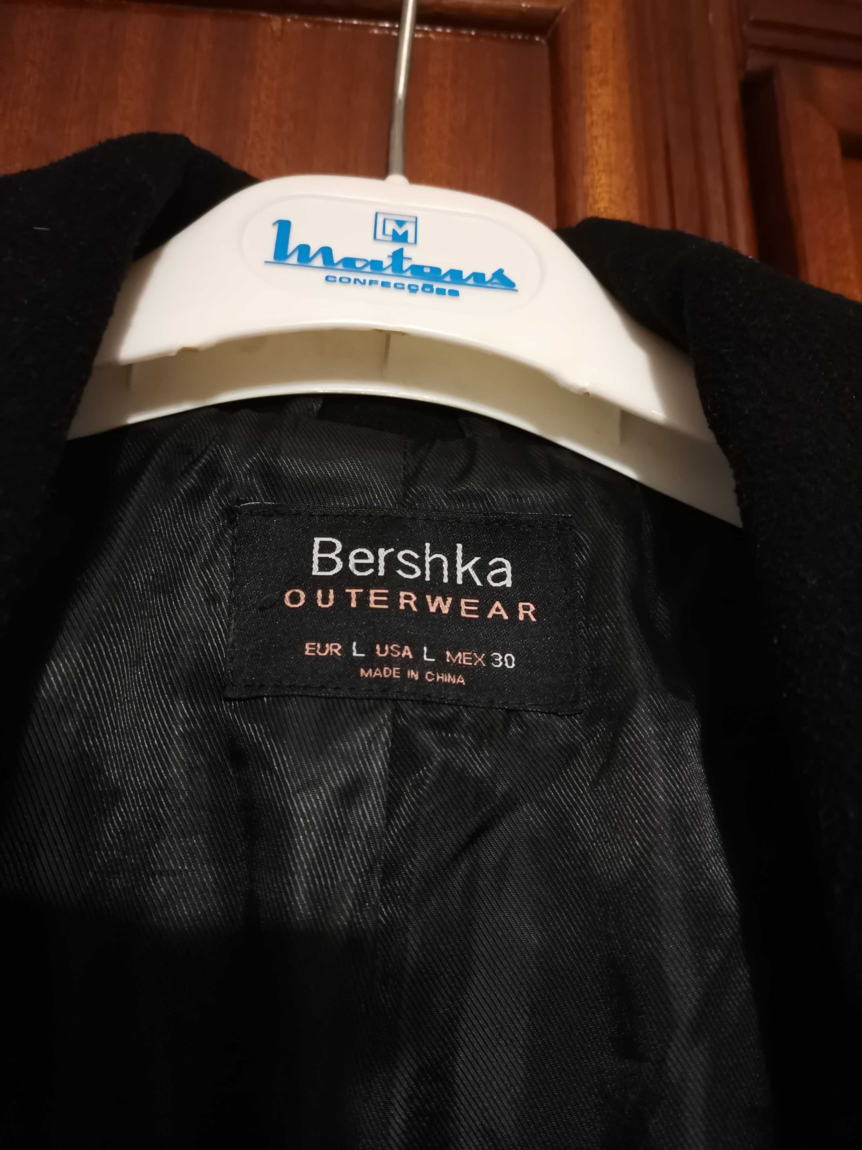 Sobretudo Bershka preto