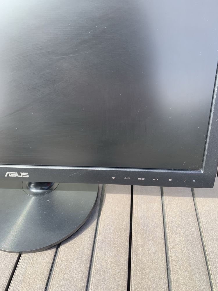 Monitor Asus V6228