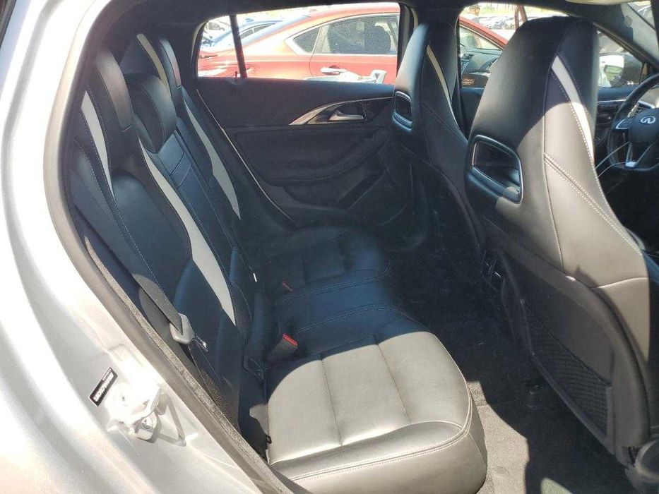 2017 Infiniti QX30 BASE