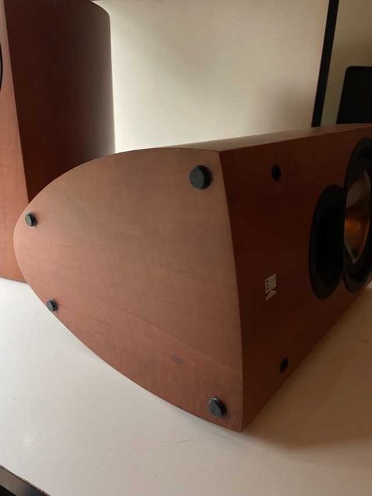 Par de colunas KEF IQ1