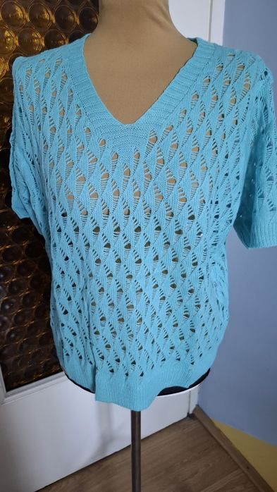 Bluzka damska ażurowa.