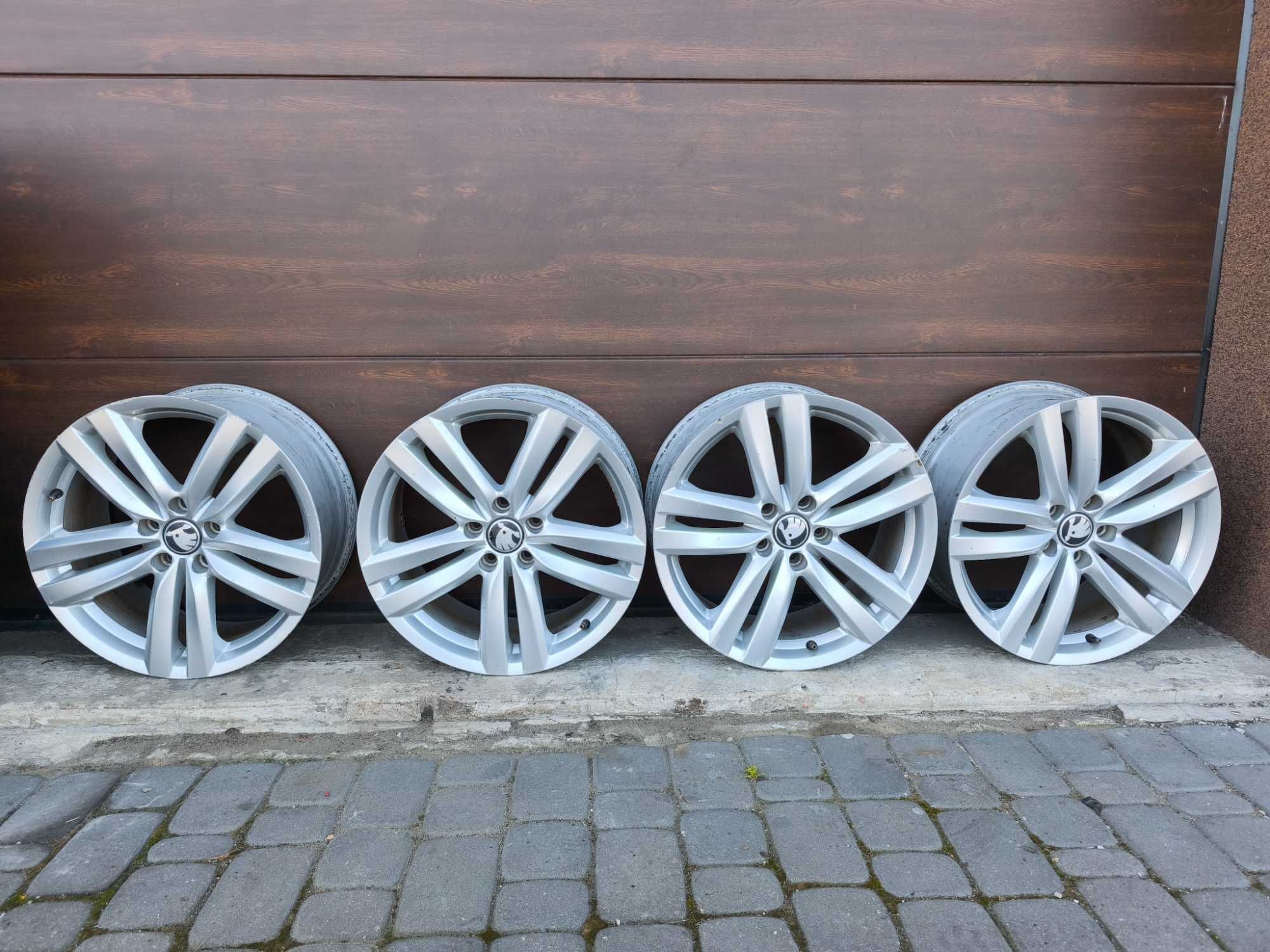 Felgi aluminiowe 3AA601025H Passat ; Skoda  5x112 r18