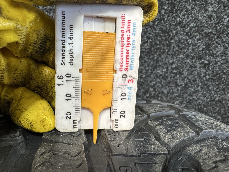 Шини зимні Б/У 225/55R17 Nokian WR A4