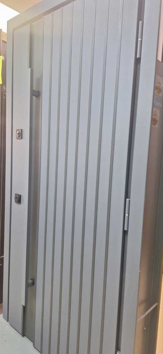 Двері вхідні металеві вуличні Iron. Антрацит. Нові.