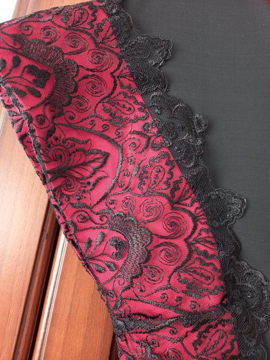 Красивое  нарядное  платье