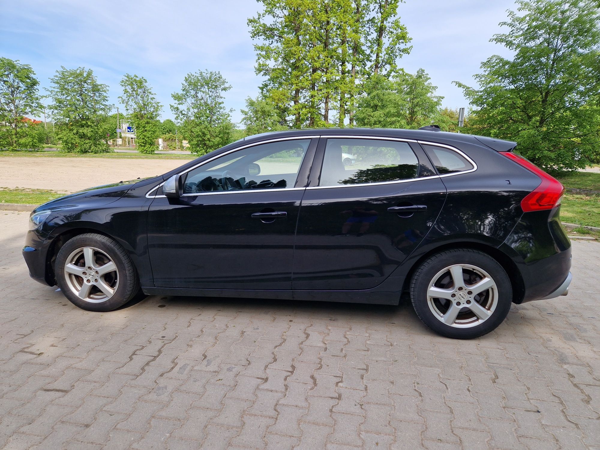 Volvo V40 R-design 2.0 diesel, 2015r. ładne zadbane