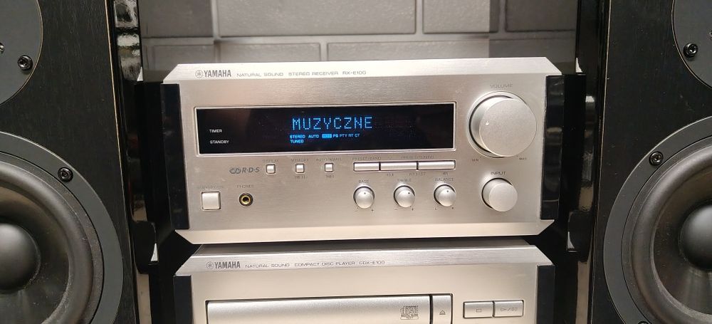 Wieża YAMAHA RX-100 Pianocraft.