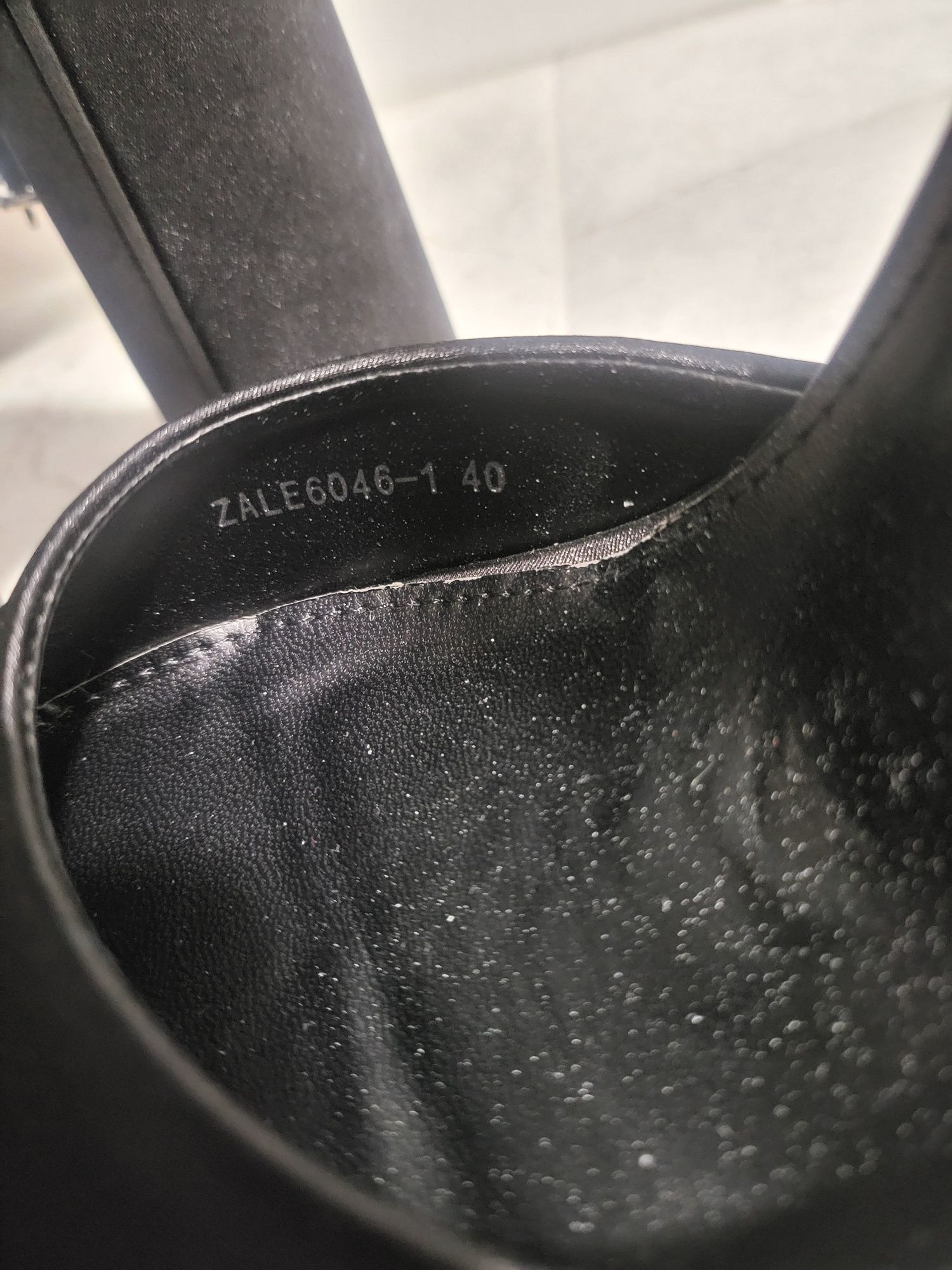 Buty na slupku obcasie czarne eleganckie platforma Deezee rozmiar 40