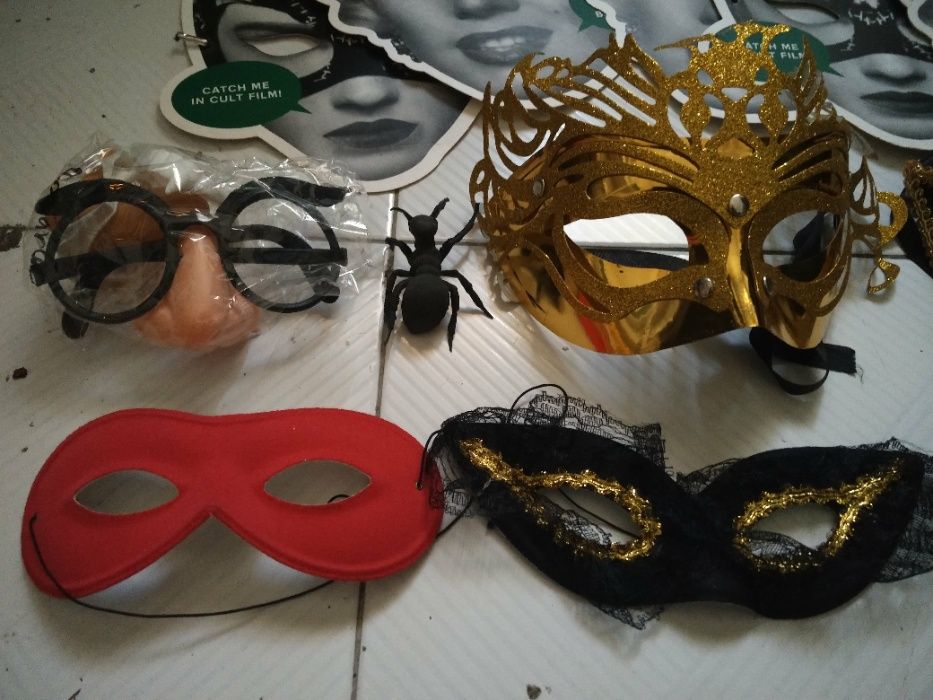 Máscaras de Veneza e adereços de Carnaval
