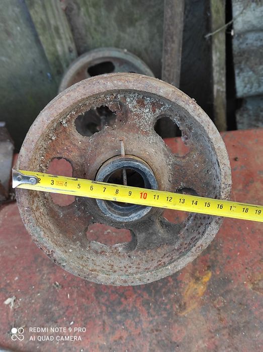 Продам металлические калеса с балкой.