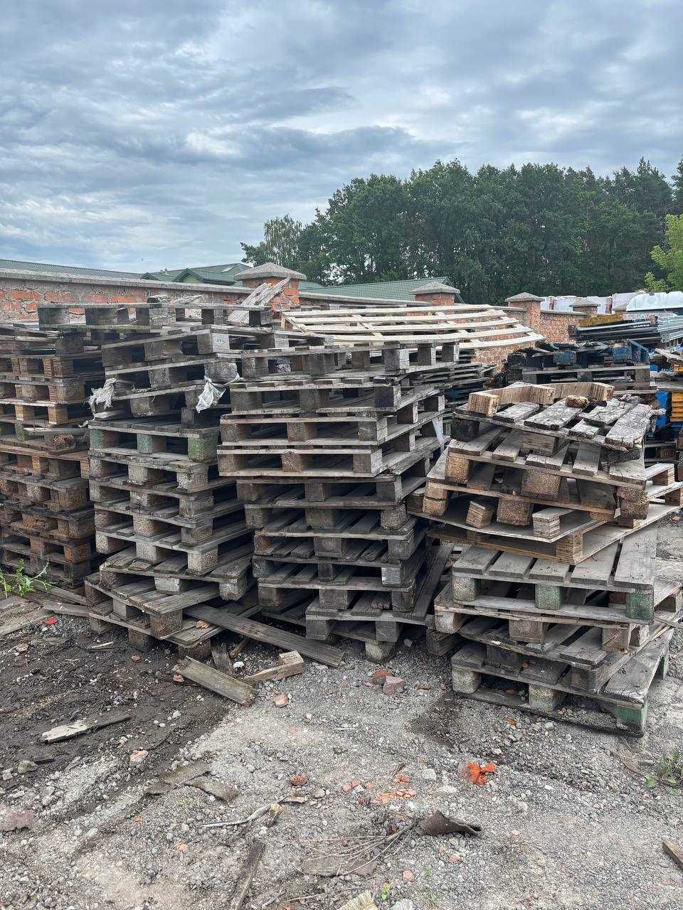 Palety uszkodzone, złom
