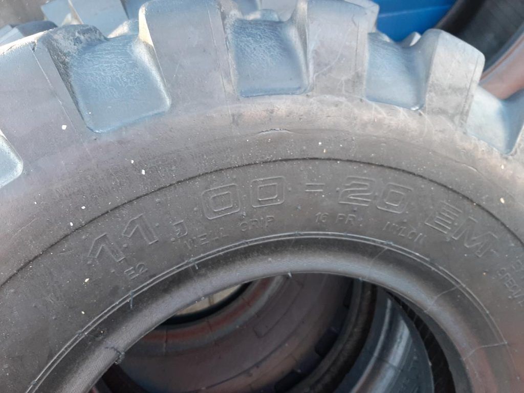 4x Opona używana przemysłowa 11.00-20 11.00R20 MITAS 450zł(szt.) W4140